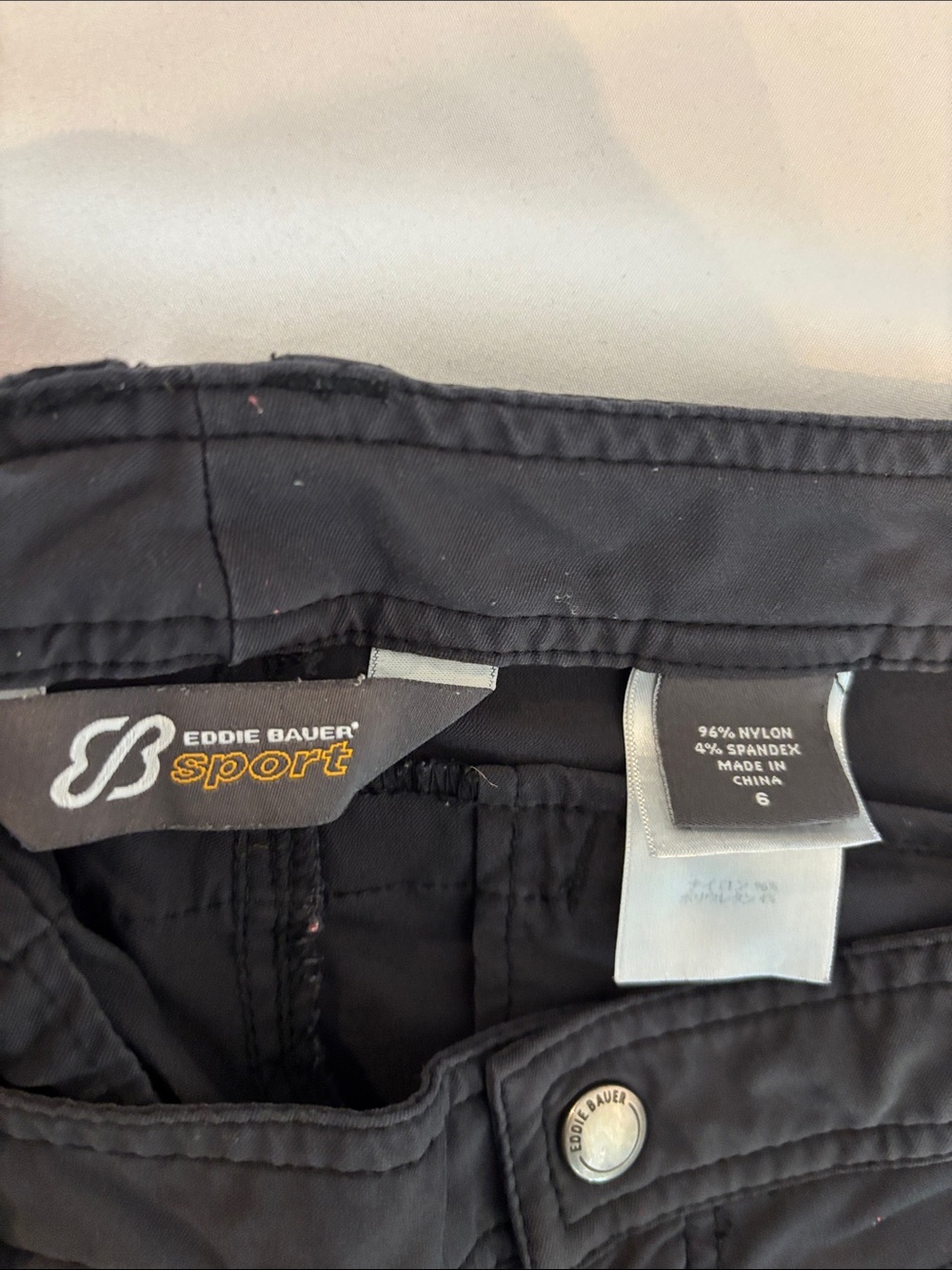 Eddie Bauer Black Sport Hiking Outdoors women’s Pants - size 6 - Picture 5 of 7